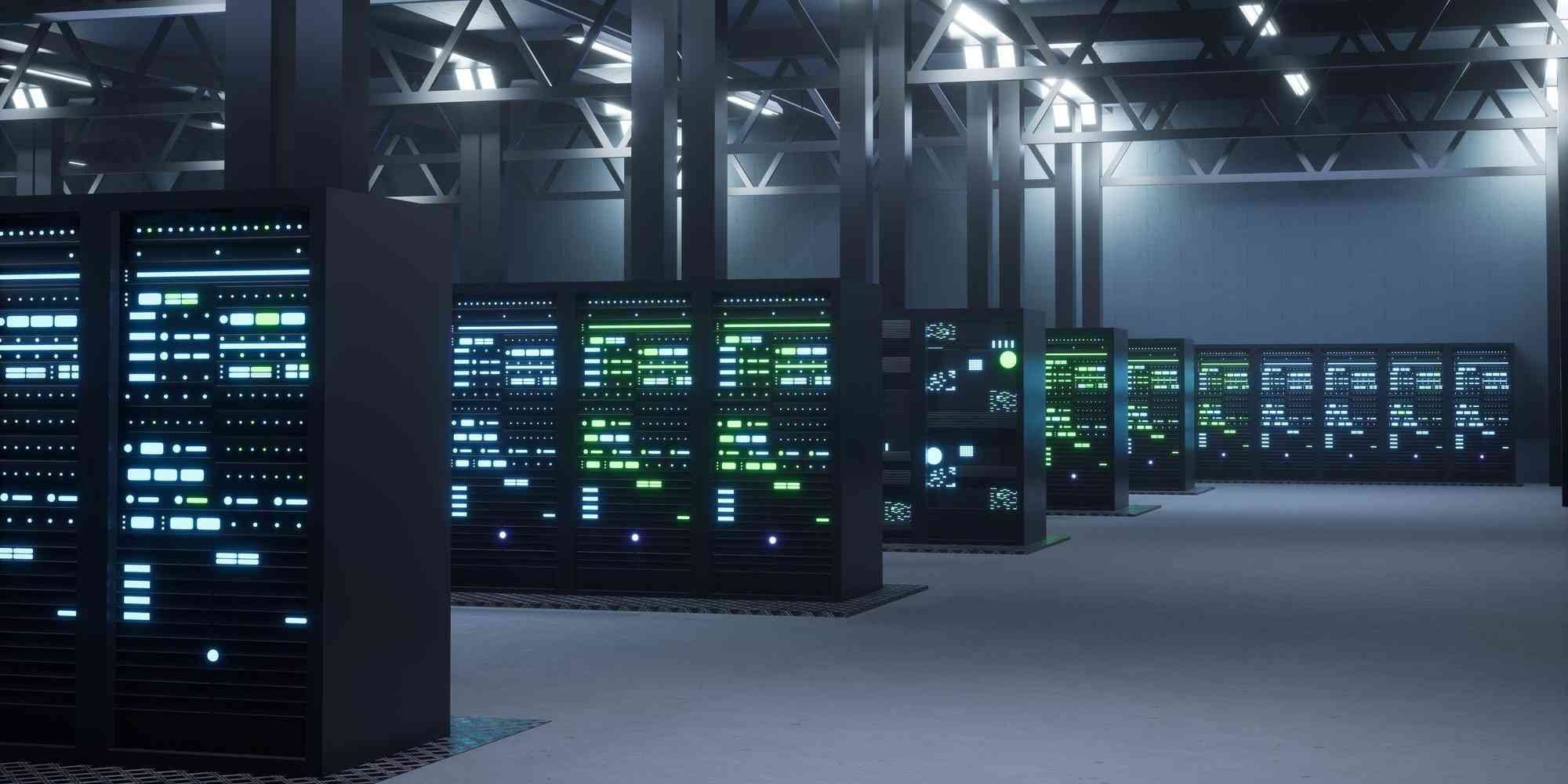 服务器机房，由多个计算机组成